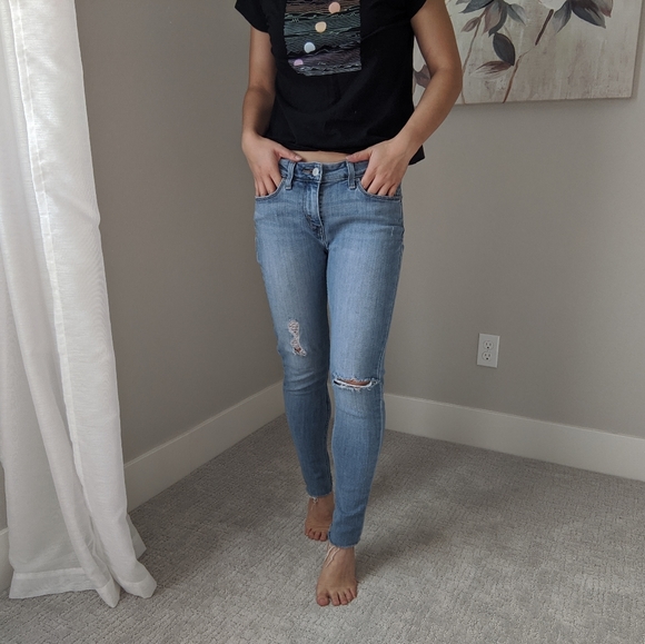Levi's Ripped Jeans - Picture 1 of 2